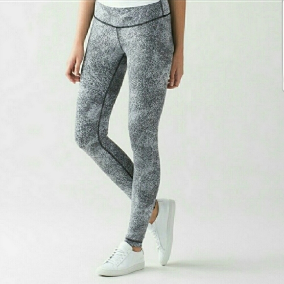 7 Lululemon High Rise Leggings - Picture 1 of 5
